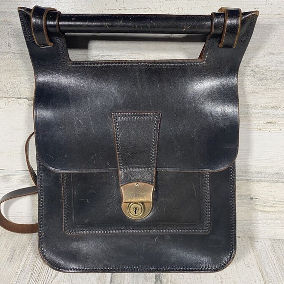 Vintage Cheney England Black Leather Saddle Bag No Key Crossbody Steampunk - Picture 1 of 10